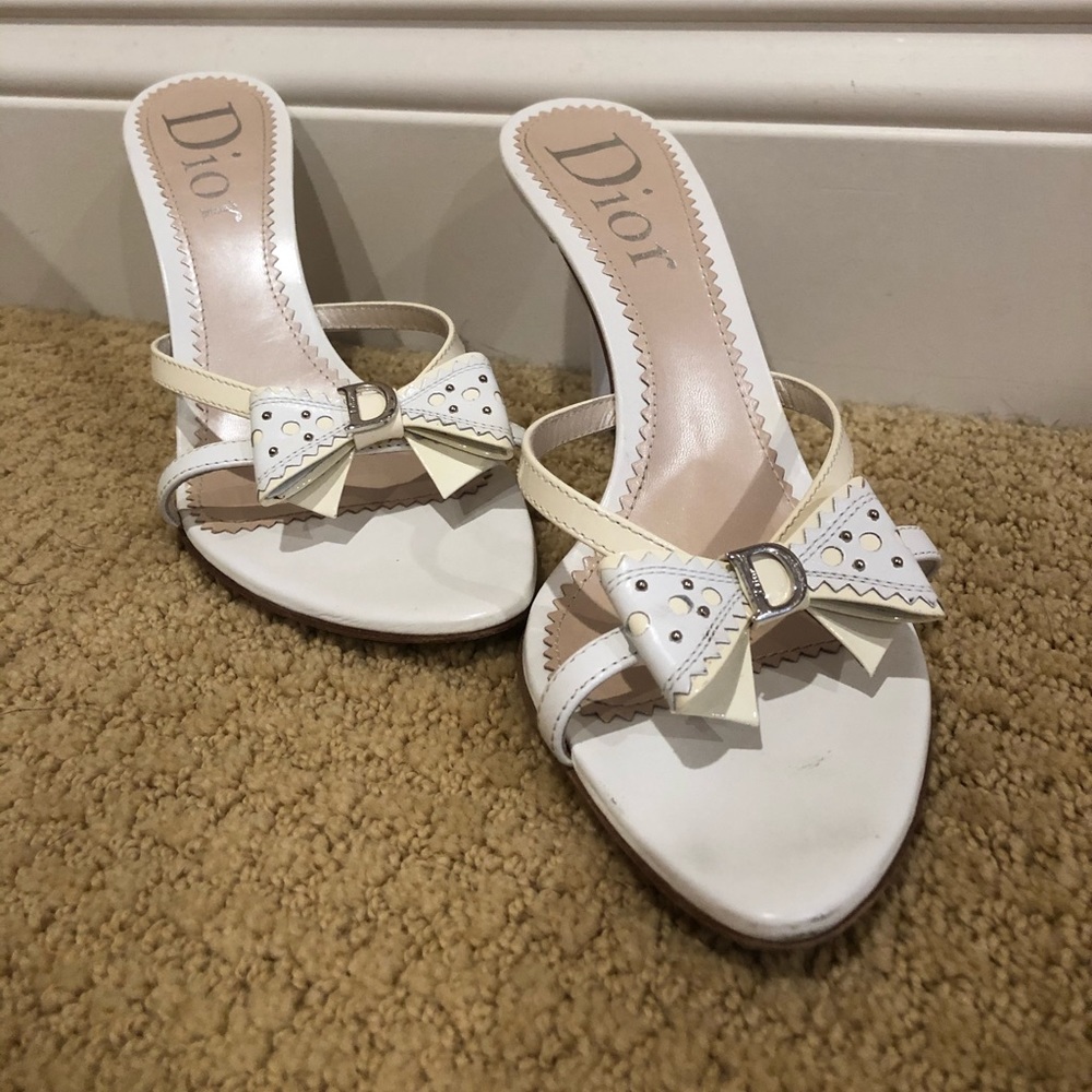 2” Dior white bow high heels